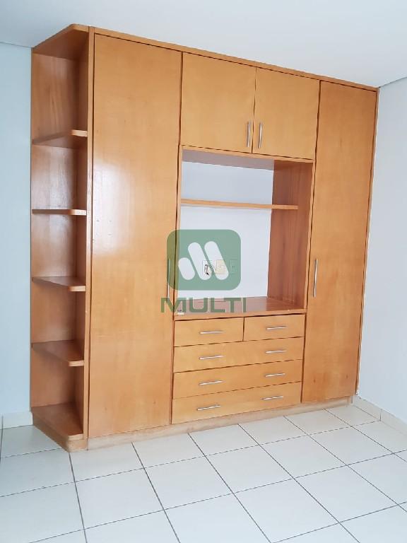 Casa à venda com 3 quartos, 200m² - Foto 7