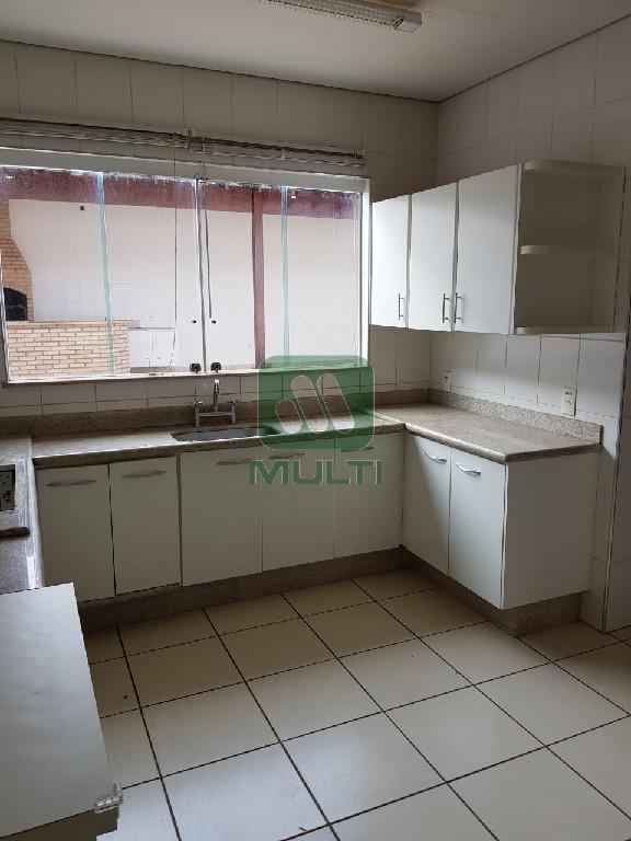 Casa à venda com 3 quartos, 200m² - Foto 9