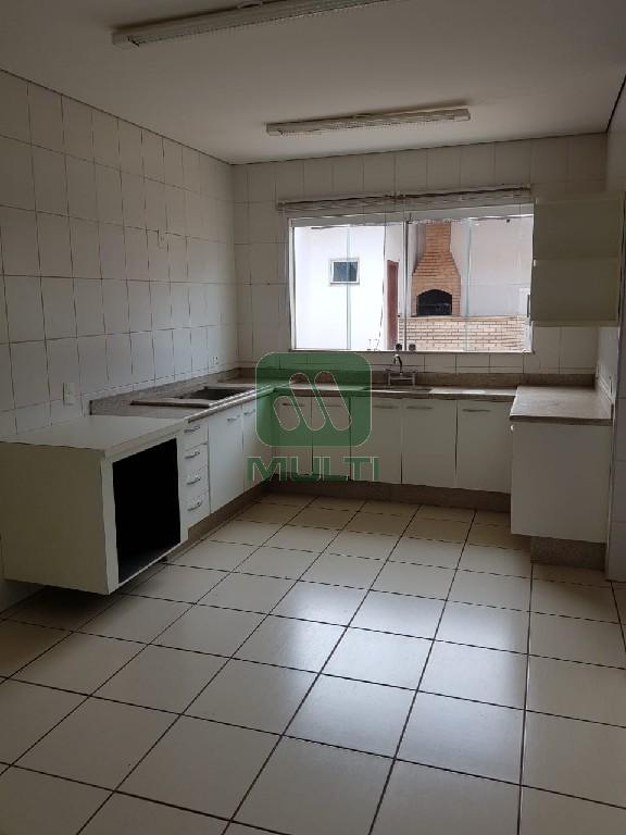 Casa à venda com 3 quartos, 200m² - Foto 13