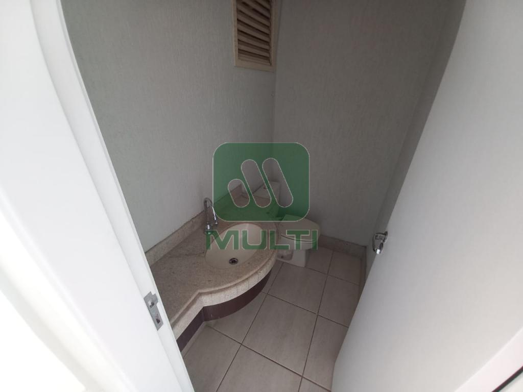 Apartamento à venda com 3 quartos, 180m² - Foto 3