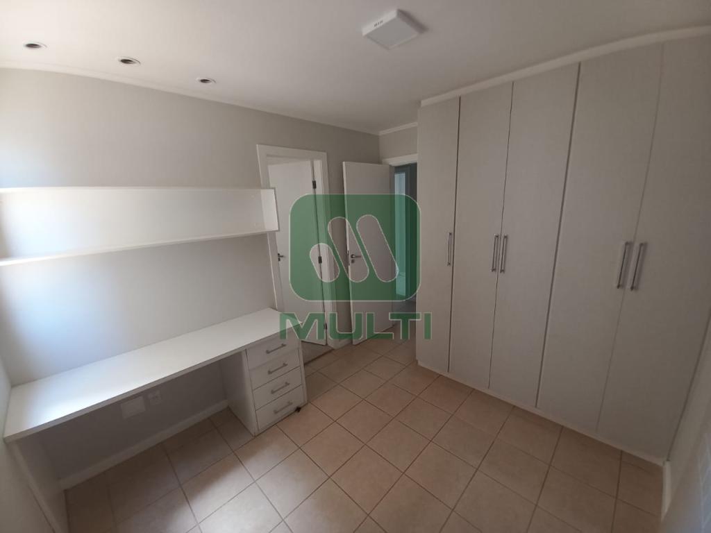 Apartamento à venda com 3 quartos, 180m² - Foto 5