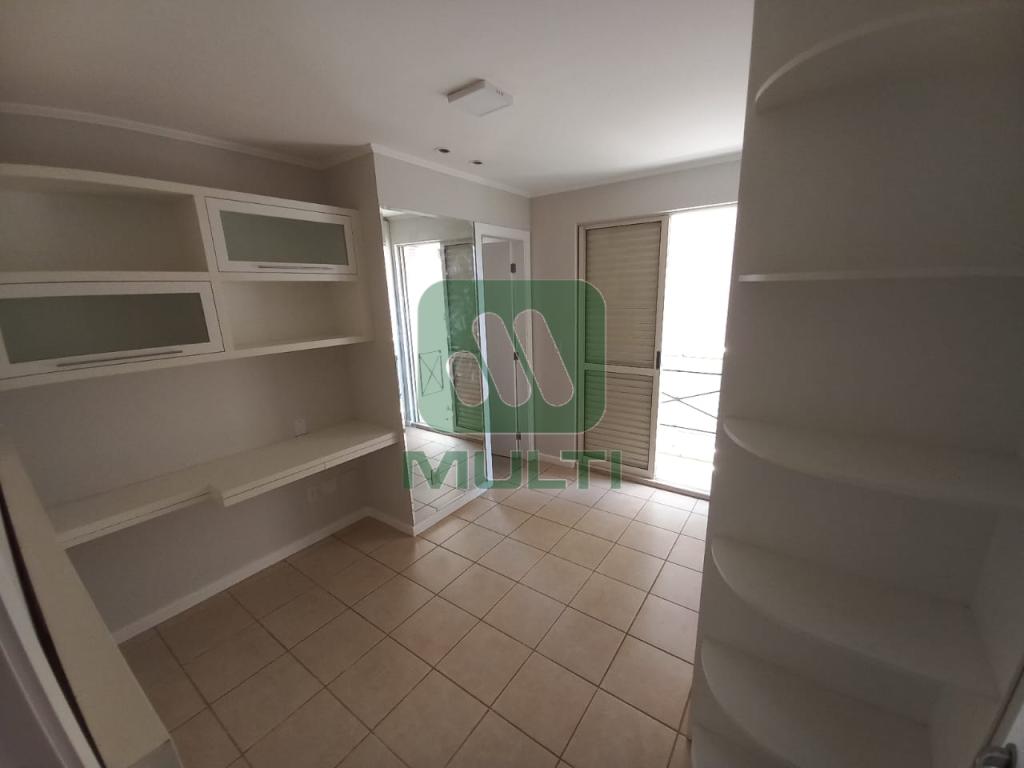 Apartamento à venda com 3 quartos, 180m² - Foto 6