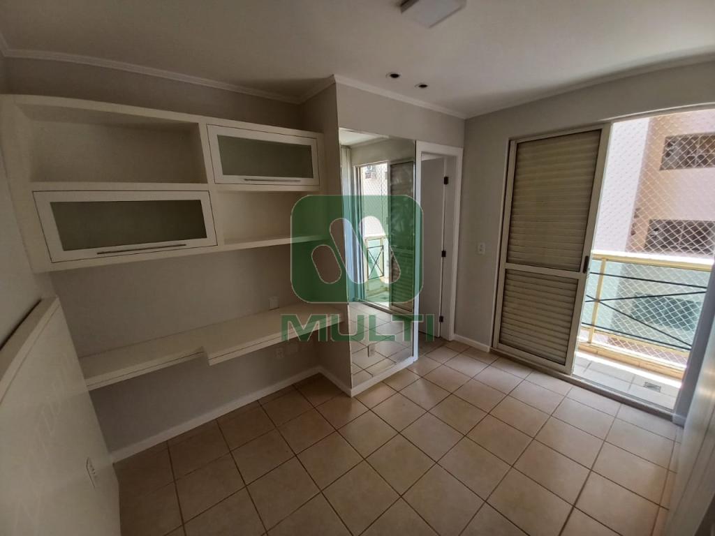 Apartamento à venda com 3 quartos, 180m² - Foto 7