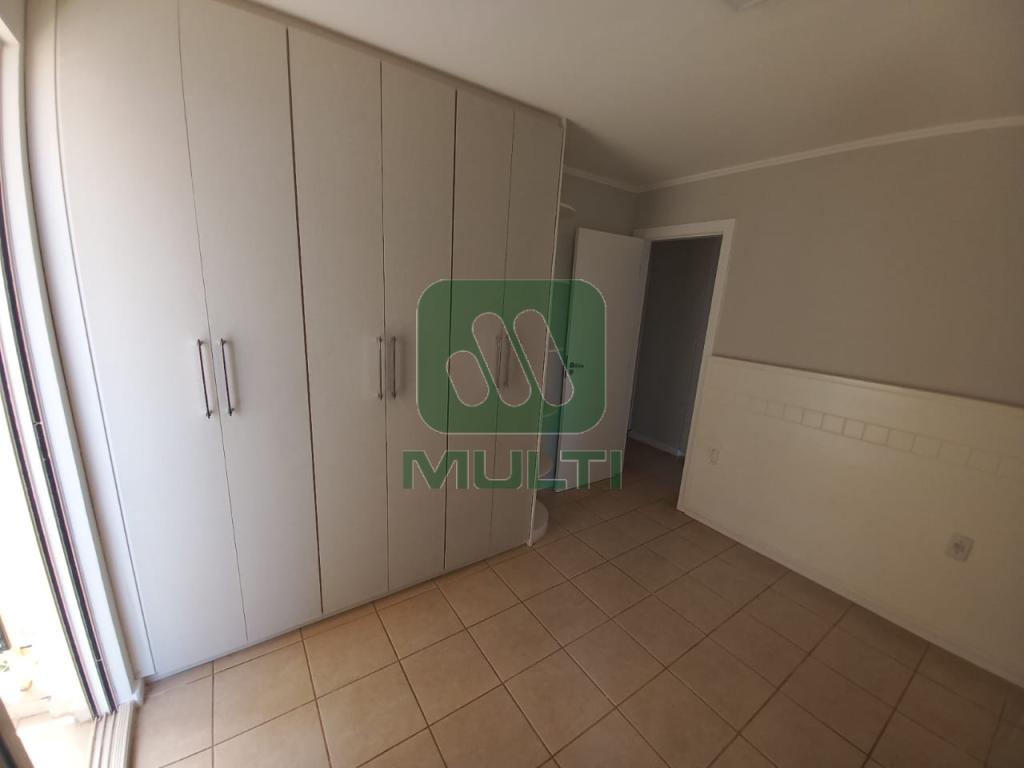 Apartamento à venda com 3 quartos, 180m² - Foto 8