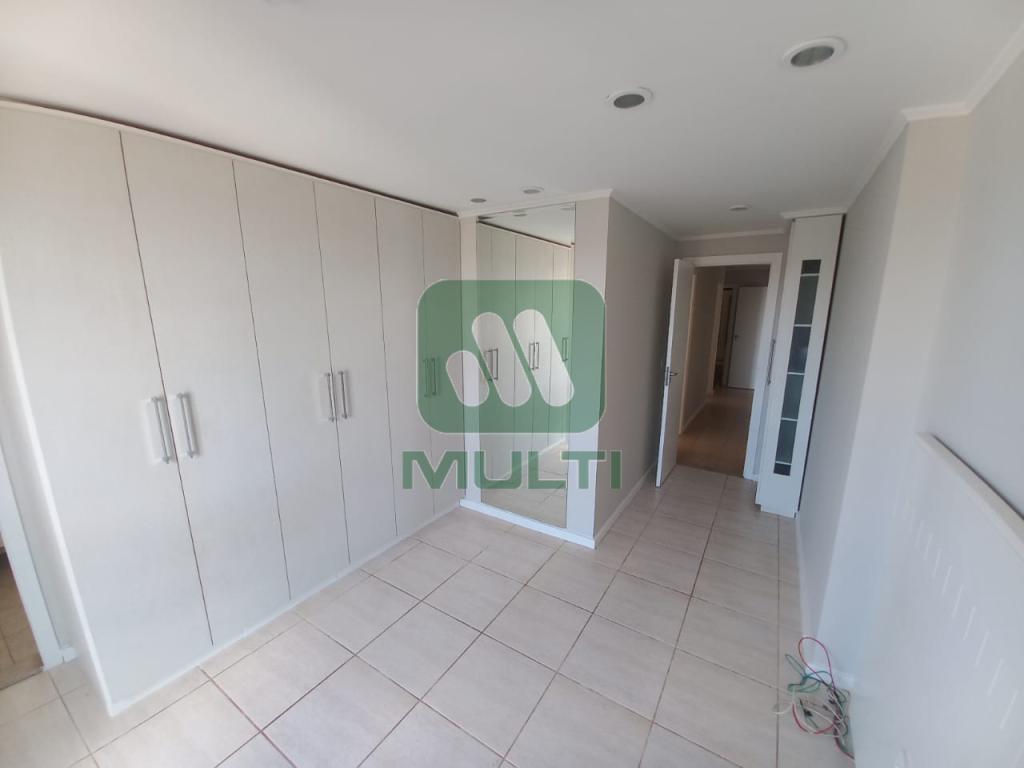 Apartamento à venda com 3 quartos, 180m² - Foto 11