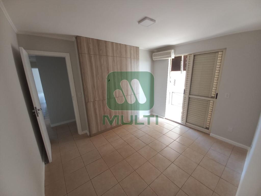 Apartamento à venda com 3 quartos, 180m² - Foto 13