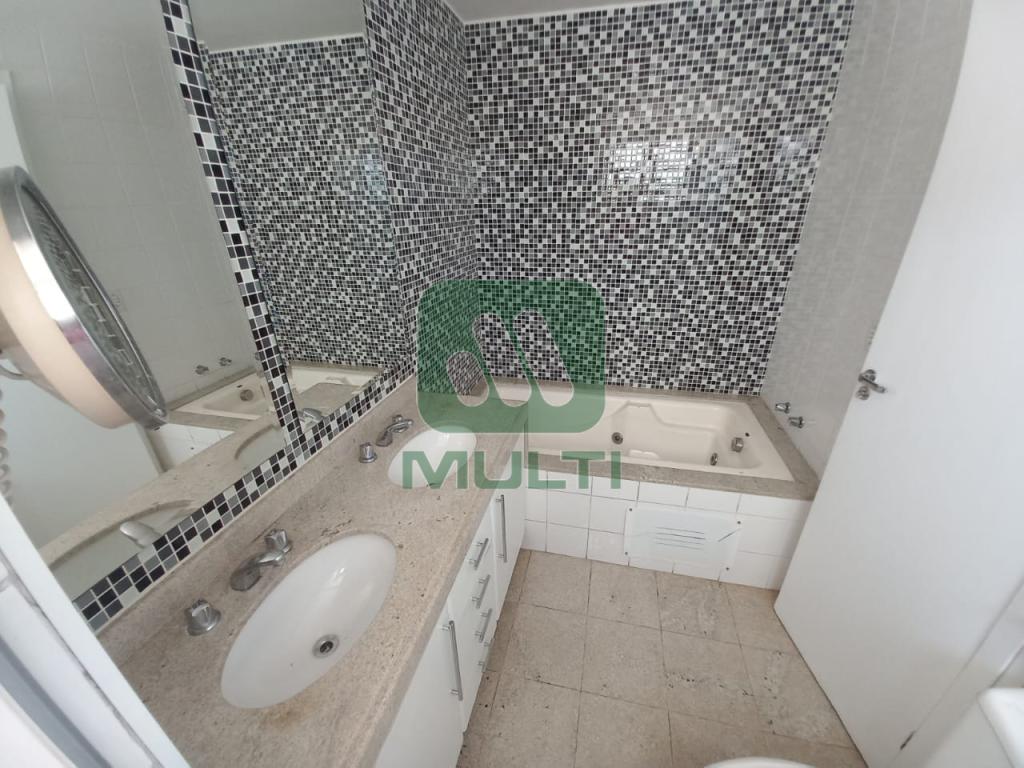 Apartamento à venda com 3 quartos, 180m² - Foto 15