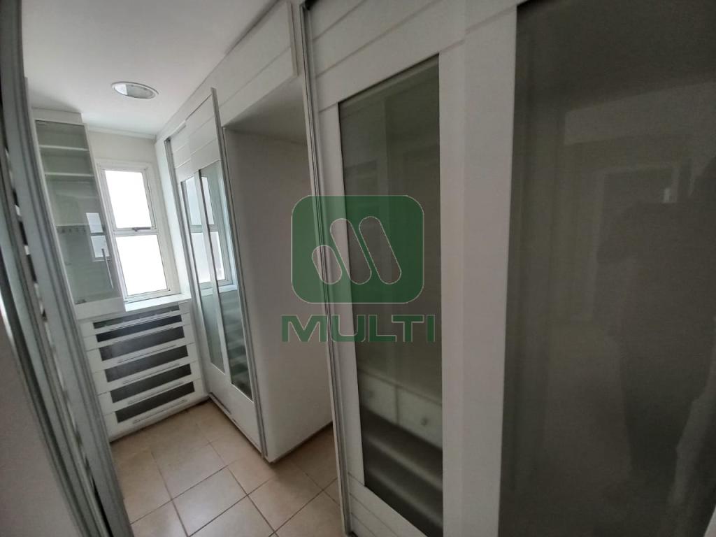 Apartamento à venda com 3 quartos, 180m² - Foto 18