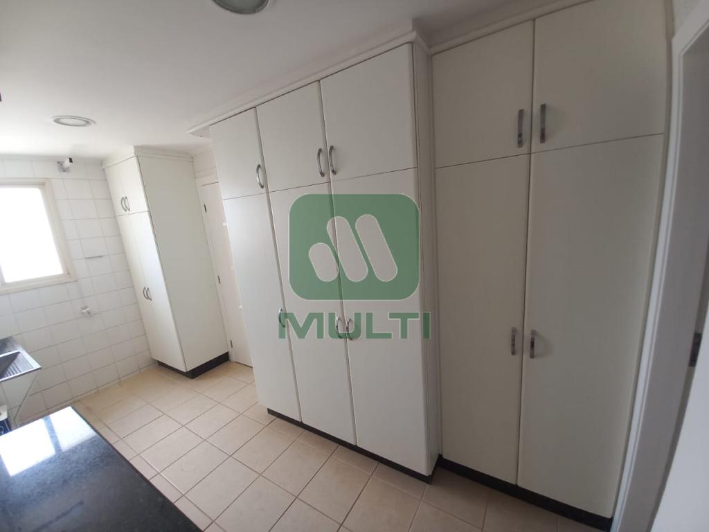 Apartamento à venda com 3 quartos, 180m² - Foto 20