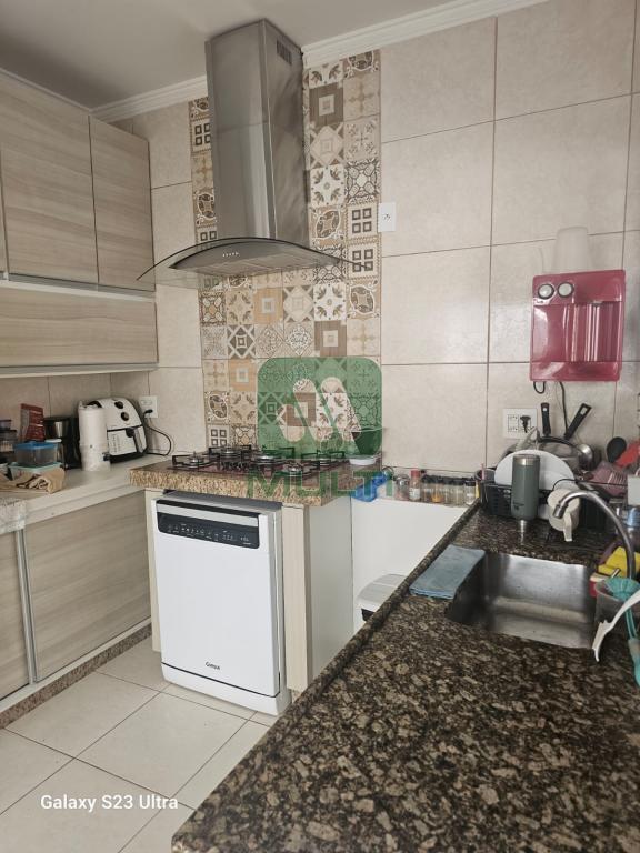 Casa à venda com 3 quartos, 200m² - Foto 8