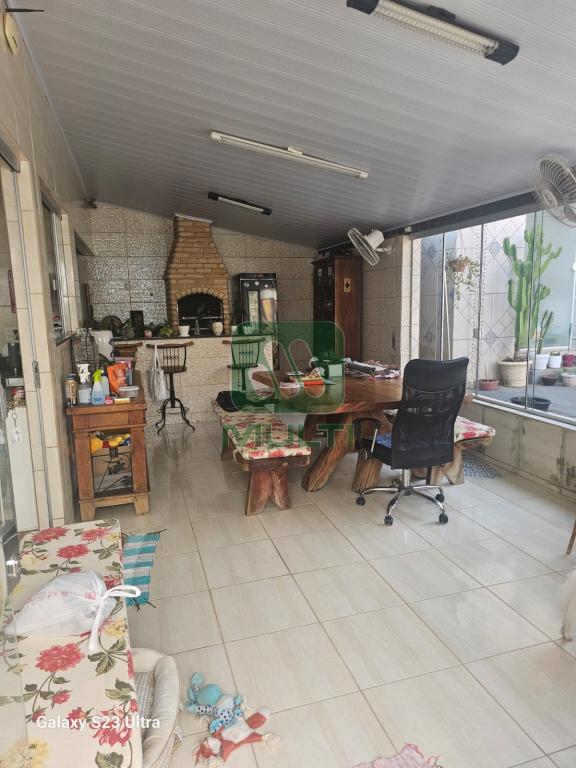 Casa à venda com 3 quartos, 200m² - Foto 21