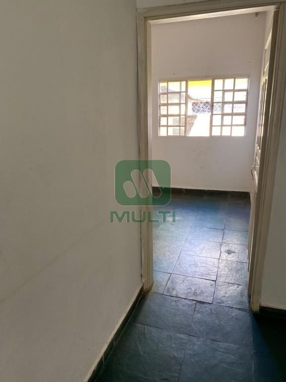 Casa à venda com 3 quartos, 280m² - Foto 4