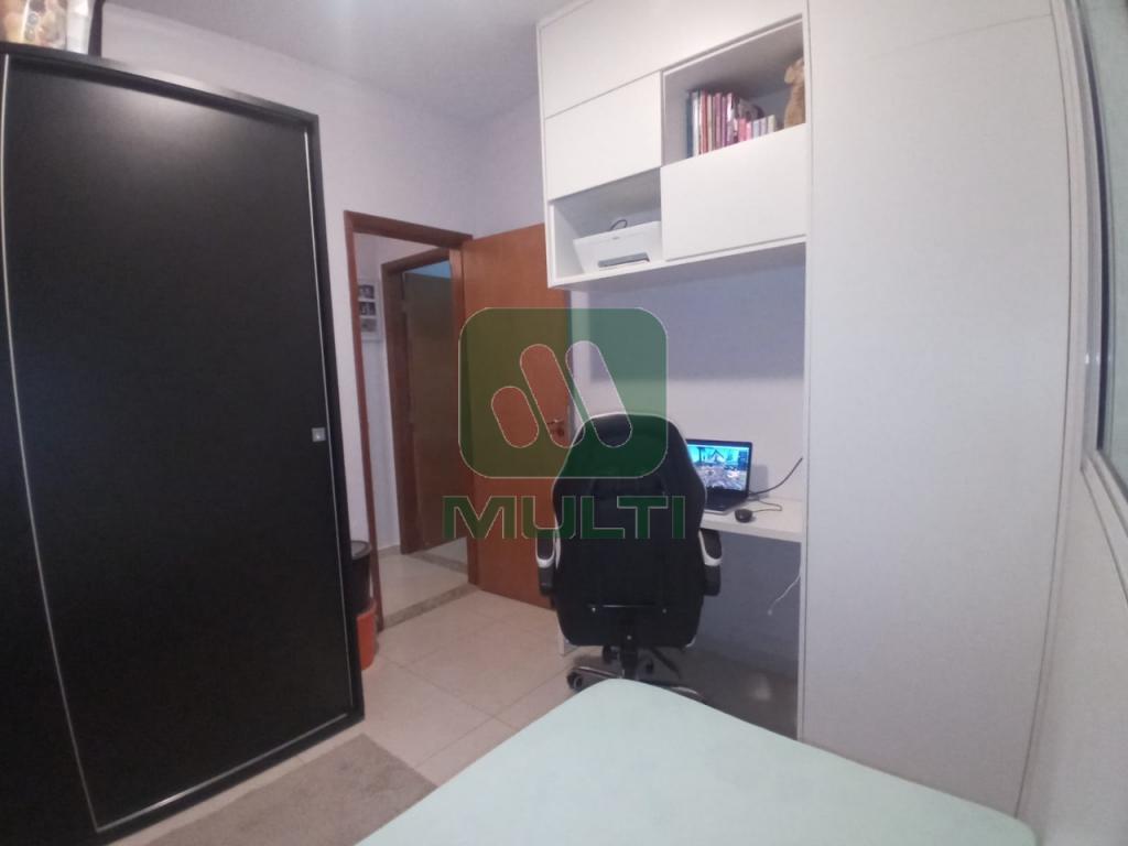 Casa à venda com 4 quartos, 180m² - Foto 8