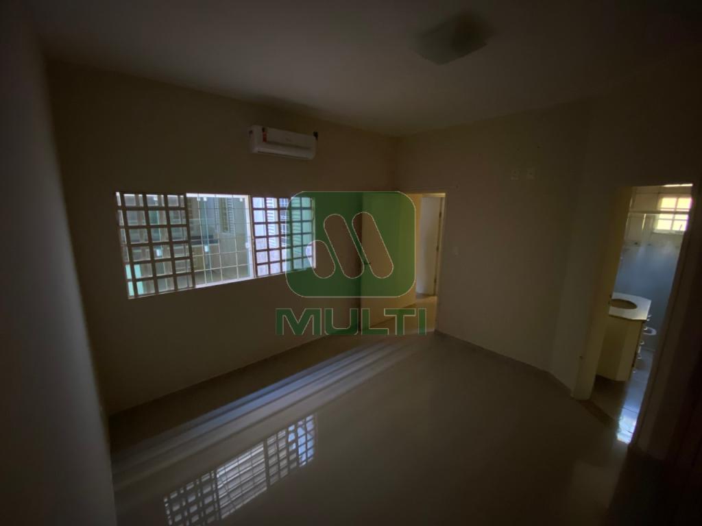 Casa à venda com 3 quartos, 180m² - Foto 6