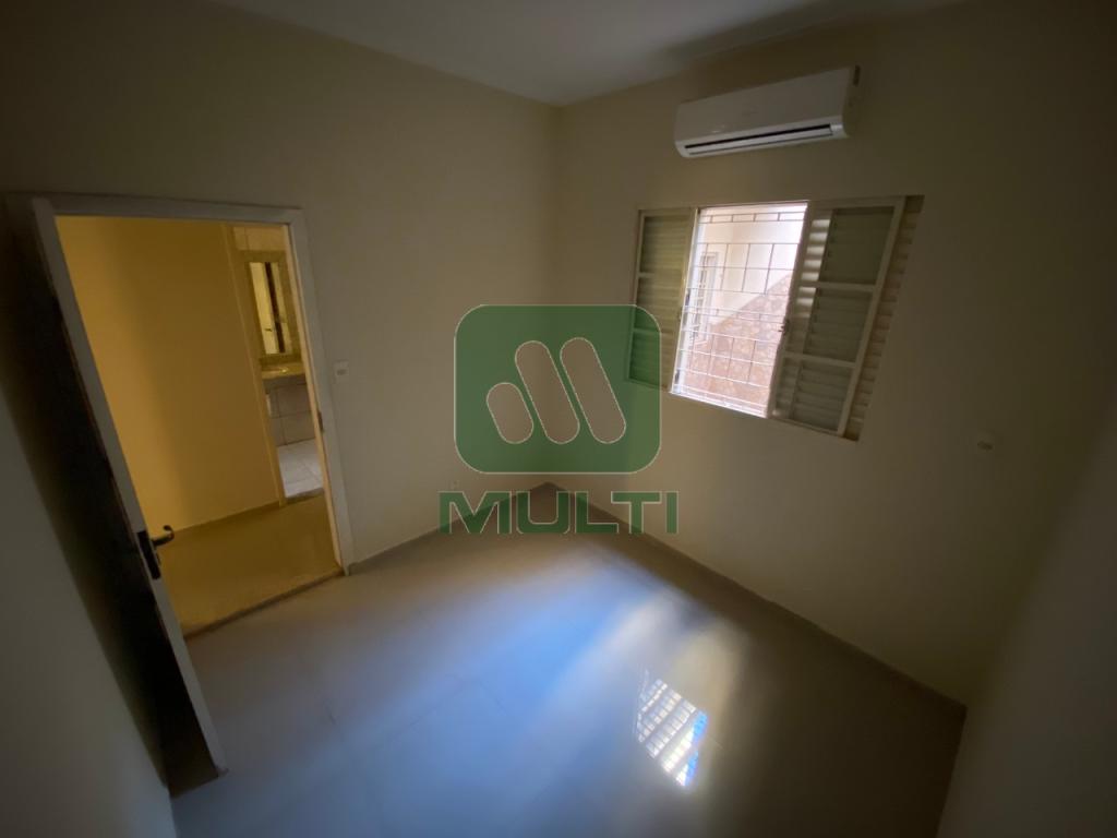 Casa à venda com 3 quartos, 180m² - Foto 7