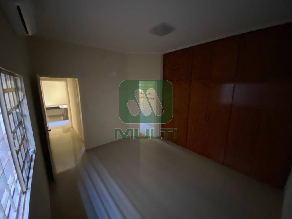 Casa à venda com 3 quartos, 180m² - Foto 9