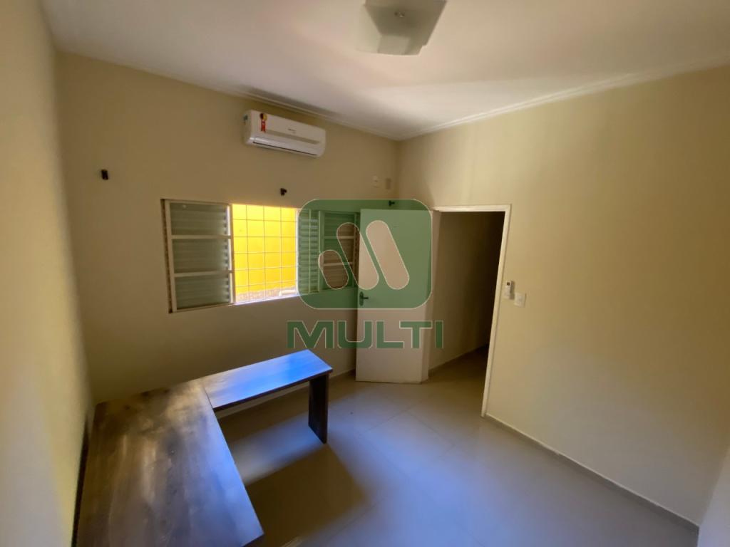 Casa à venda com 3 quartos, 180m² - Foto 12