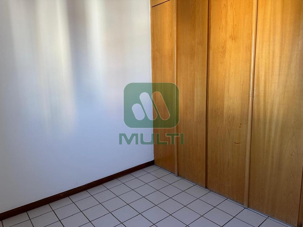 Apartamento à venda com 3 quartos, 90m² - Foto 4