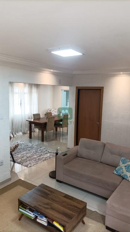 Casa à venda com 3 quartos, 185m² - Foto 4