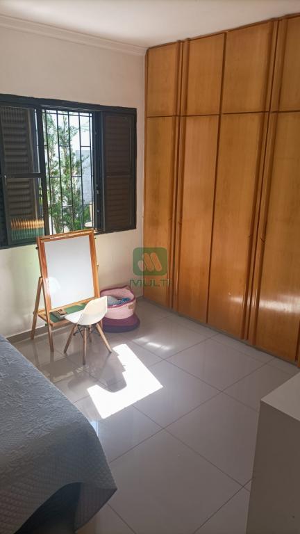 Casa à venda com 3 quartos, 185m² - Foto 12