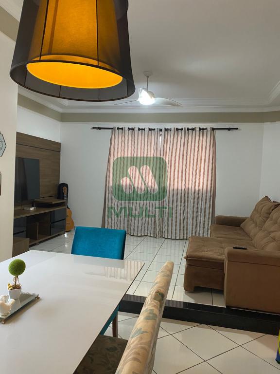 Casa à venda com 3 quartos, 190m² - Foto 3