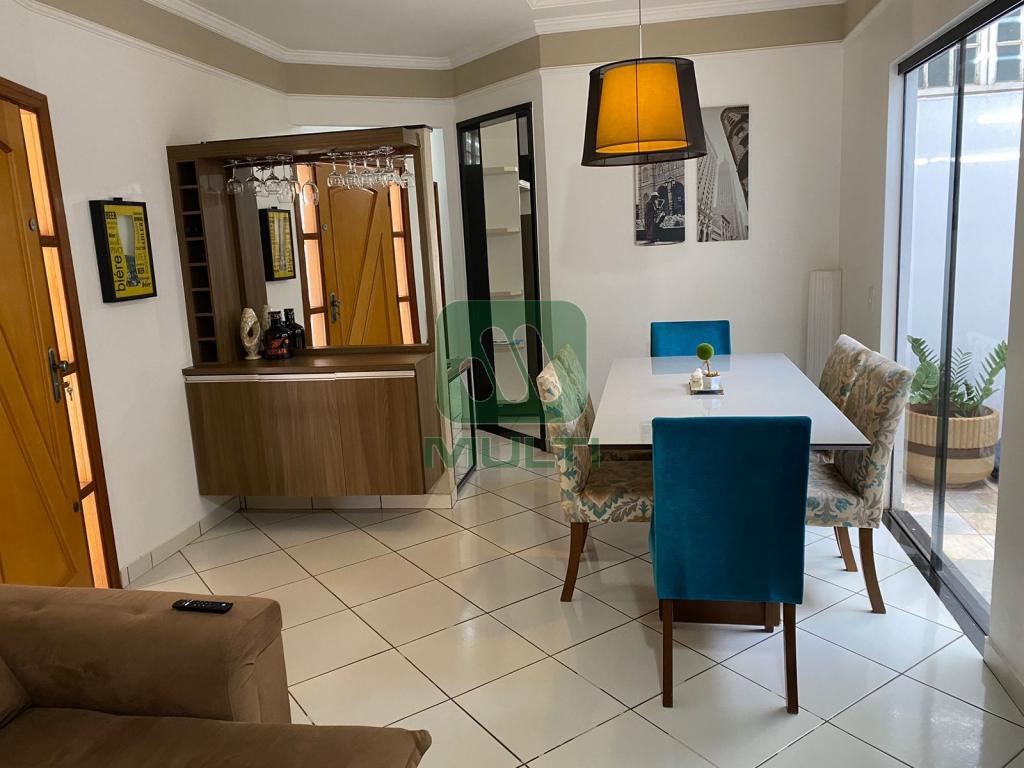 Casa à venda com 3 quartos, 190m² - Foto 4