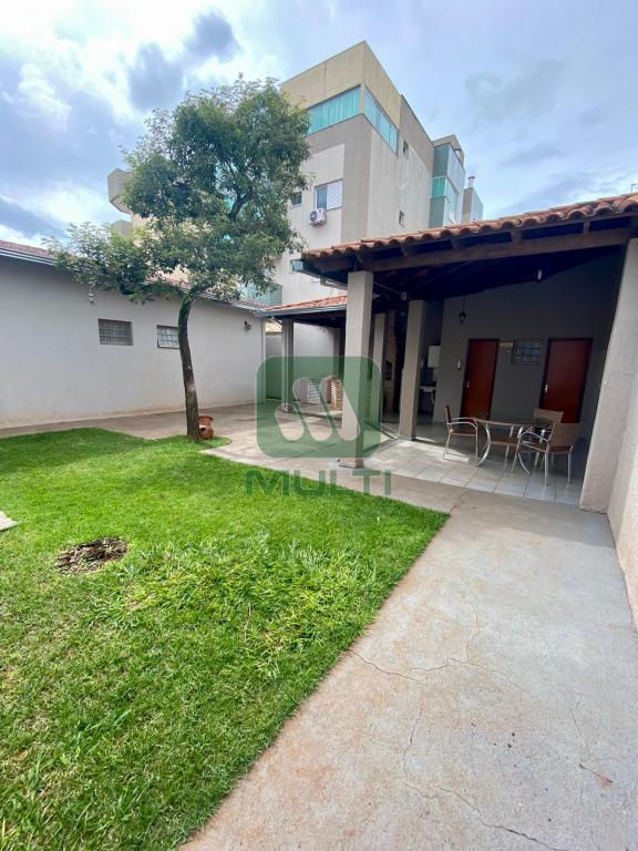 Casa à venda com 3 quartos, 187m² - Foto 3