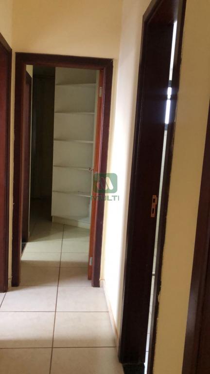 Apartamento à venda com 3 quartos, 84m² - Foto 2