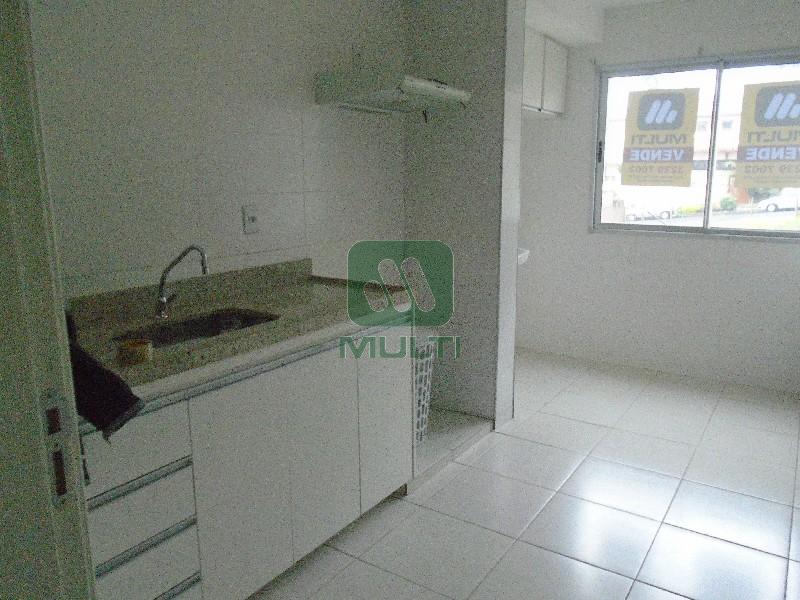 Apartamento à venda com 2 quartos, 72m² - Foto 2