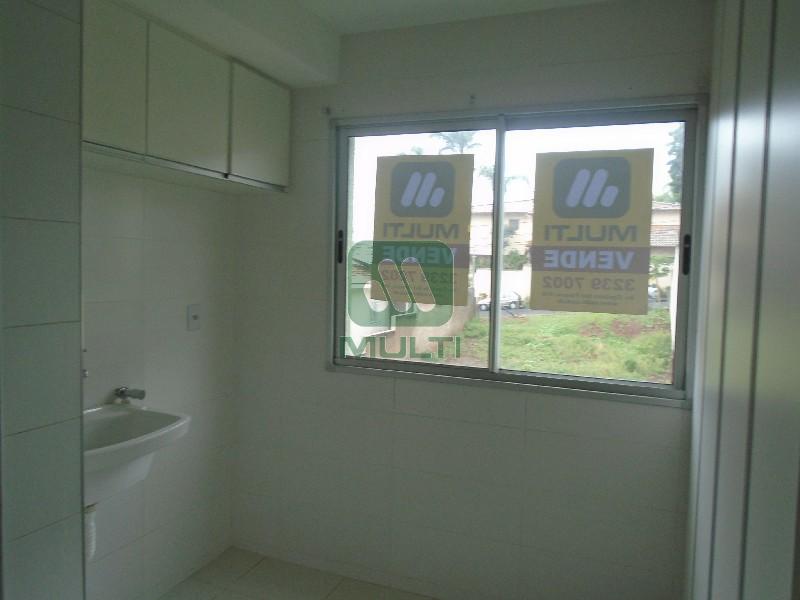 Apartamento à venda com 2 quartos, 72m² - Foto 4