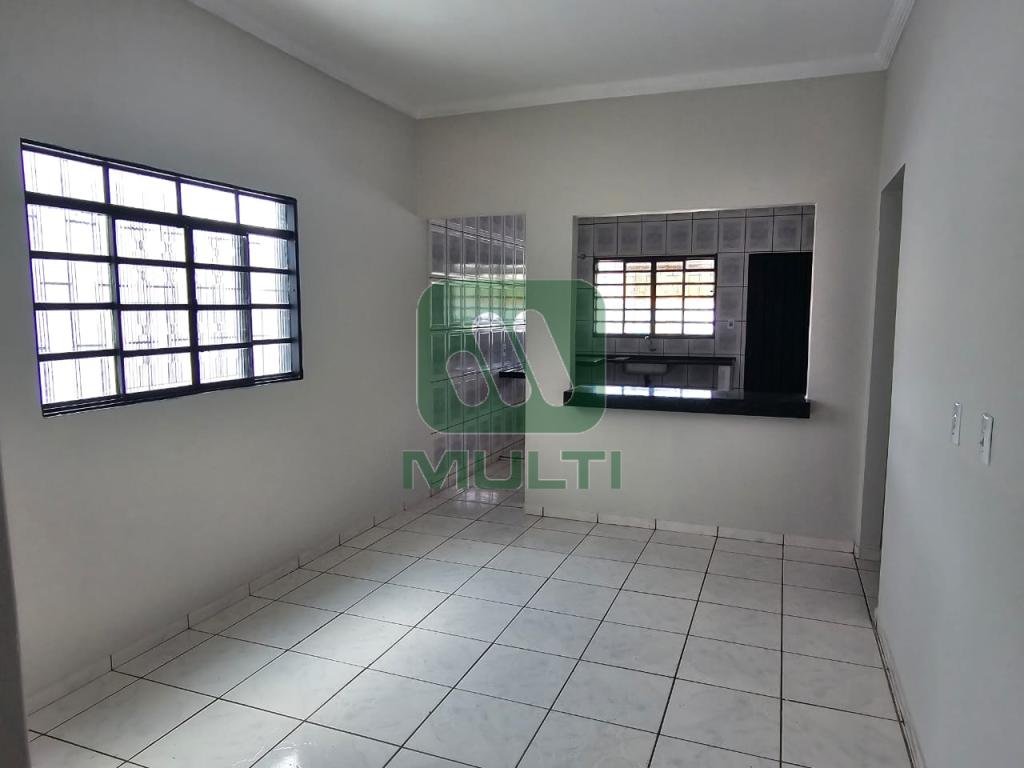 Casa à venda com 3 quartos, 140m² - Foto 4