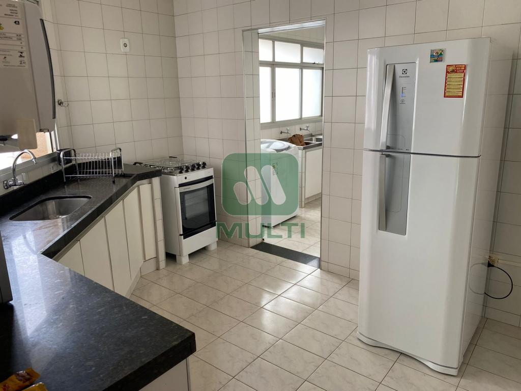 Apartamento à venda com 3 quartos, 165m² - Foto 8