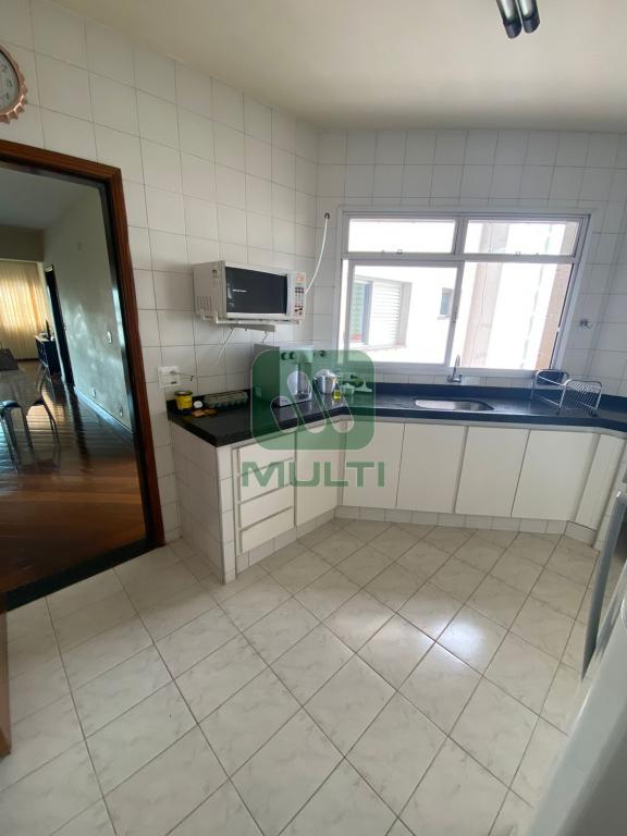 Apartamento à venda com 3 quartos, 165m² - Foto 10