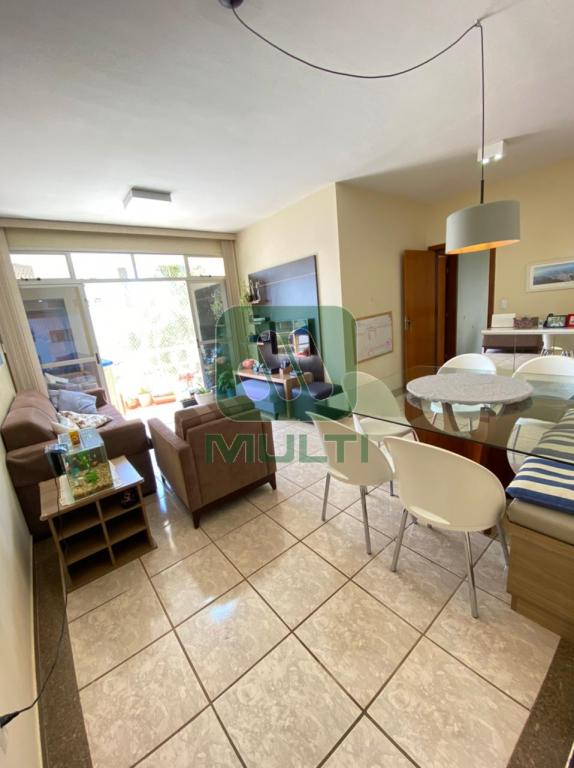 Apartamento à venda com 3 quartos, 120m² - Foto 2