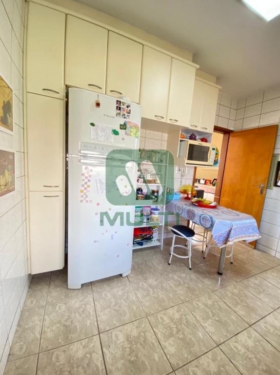 Apartamento à venda com 3 quartos, 120m² - Foto 6