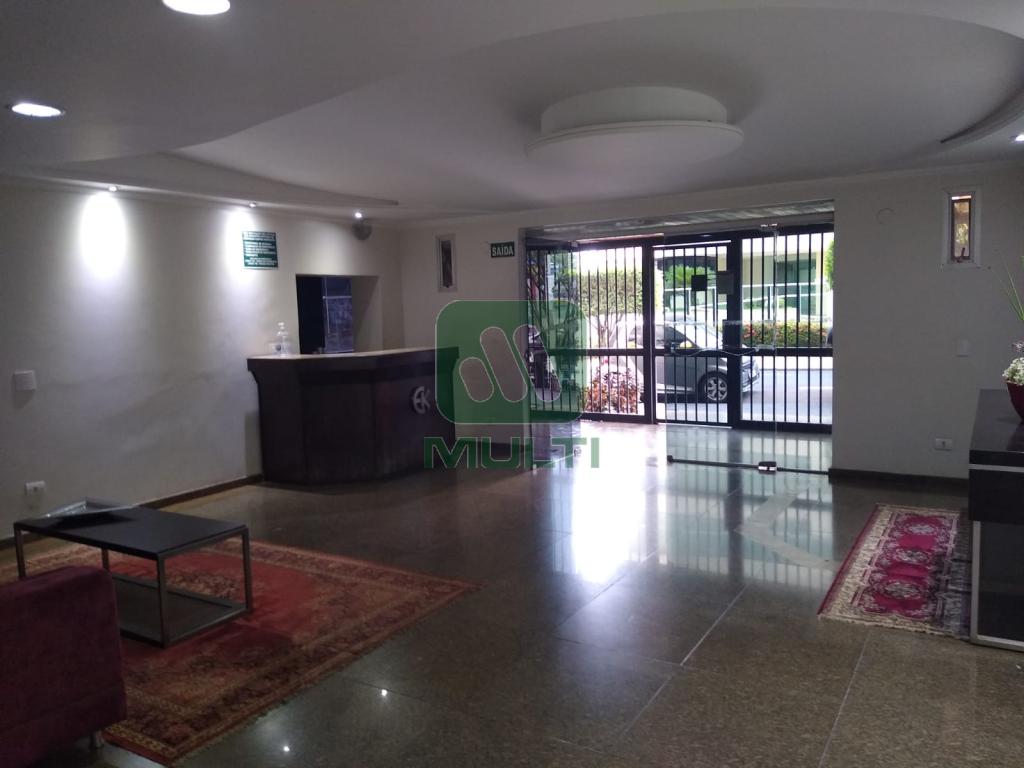 Apartamento à venda com 4 quartos, 230m² - Foto 1