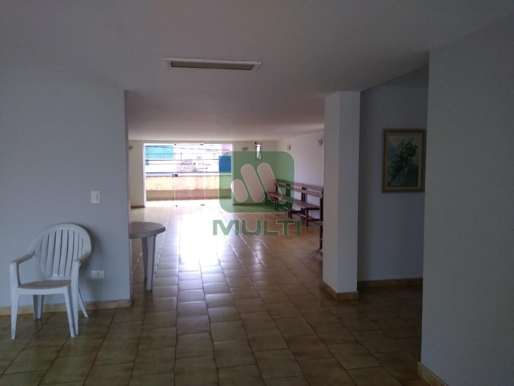 Apartamento à venda com 4 quartos, 230m² - Foto 2