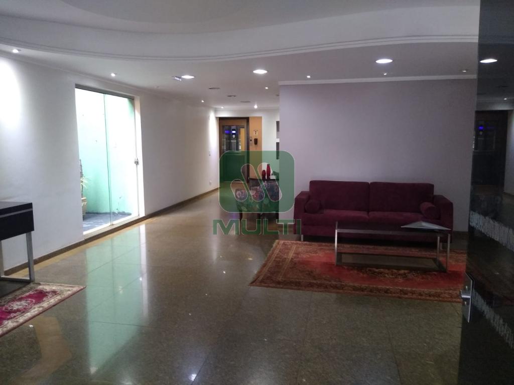 Apartamento à venda com 4 quartos, 230m² - Foto 3