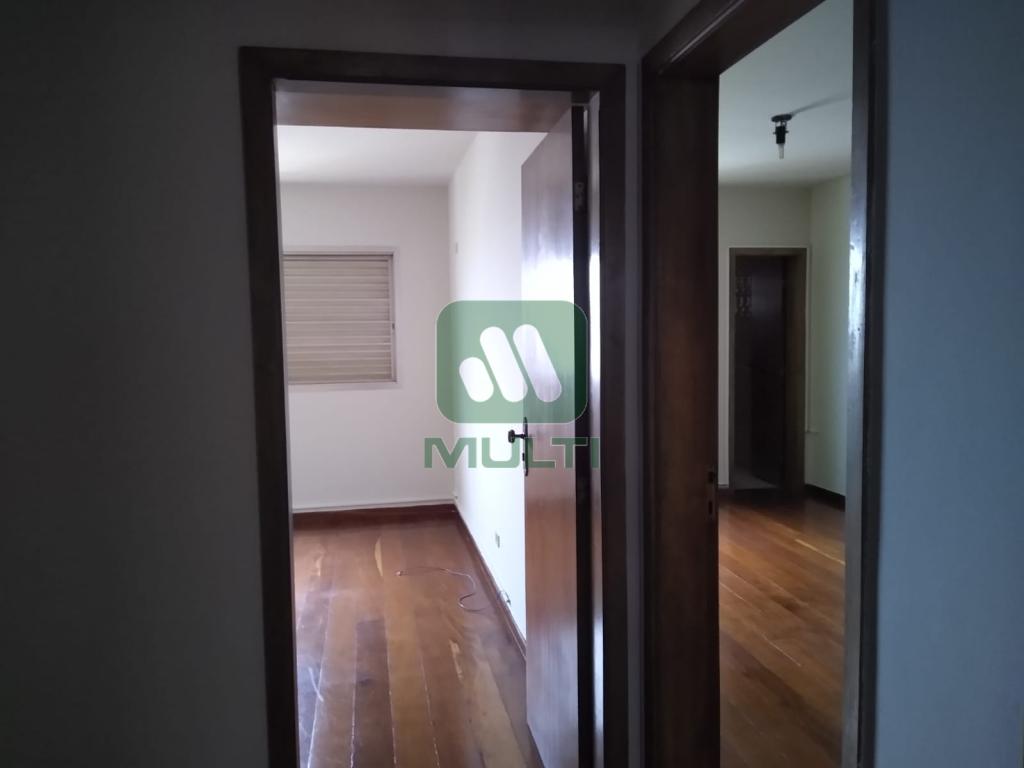 Apartamento à venda com 4 quartos, 230m² - Foto 18