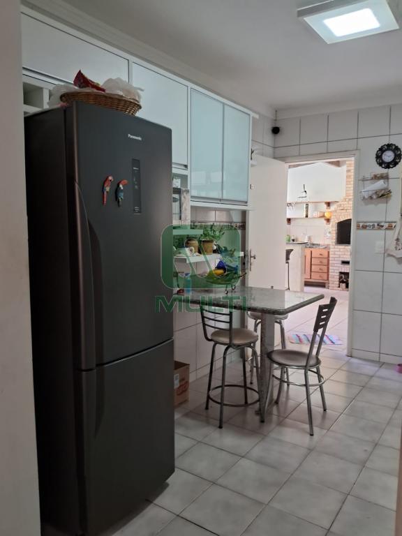 Casa à venda com 3 quartos, 200m² - Foto 6