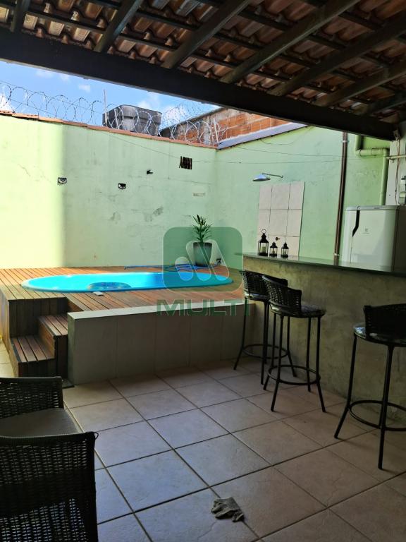 Casa à venda com 3 quartos, 200m² - Foto 10