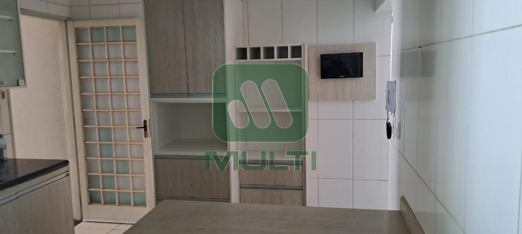 Casa à venda com 3 quartos, 160m² - Foto 7