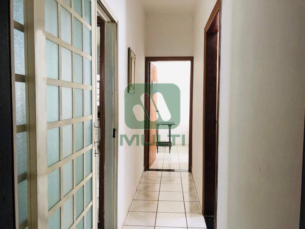 Casa à venda com 4 quartos, 145m² - Foto 3