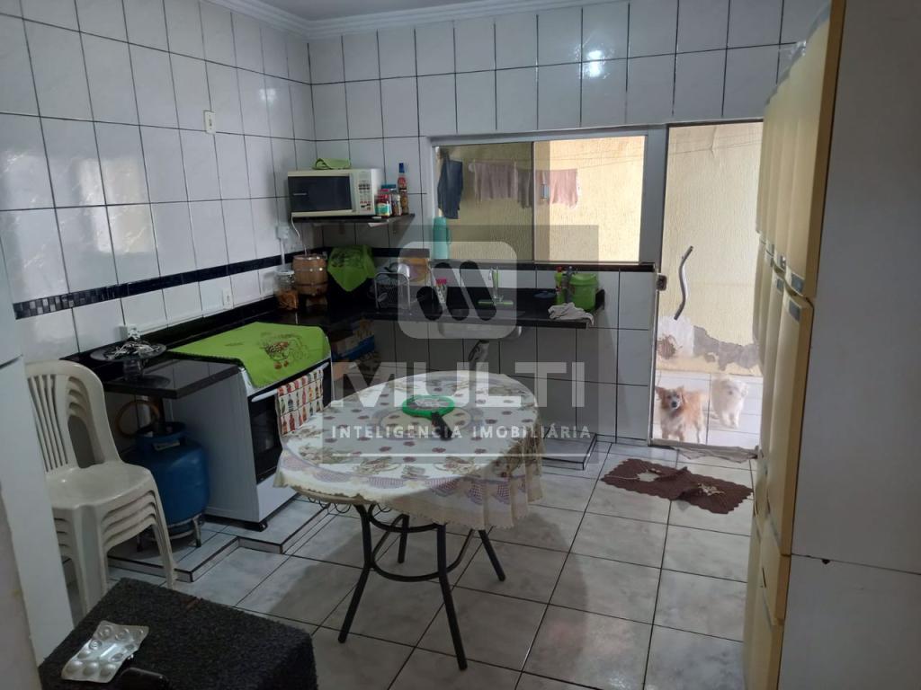 Casa à venda com 3 quartos, 130m² - Foto 3