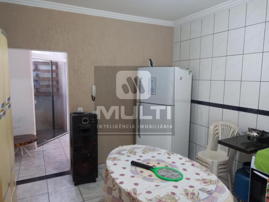 Casa à venda com 3 quartos, 130m² - Foto 4