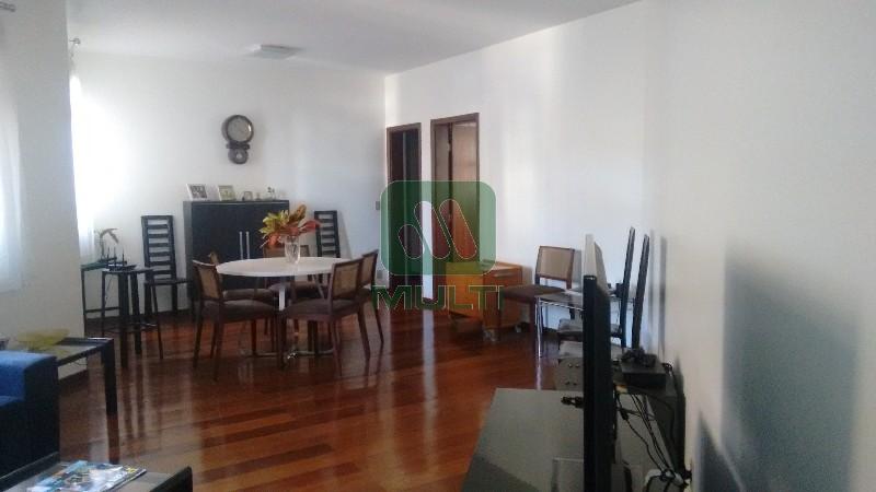 Apartamento à venda com 3 quartos, 124m² - Foto 1