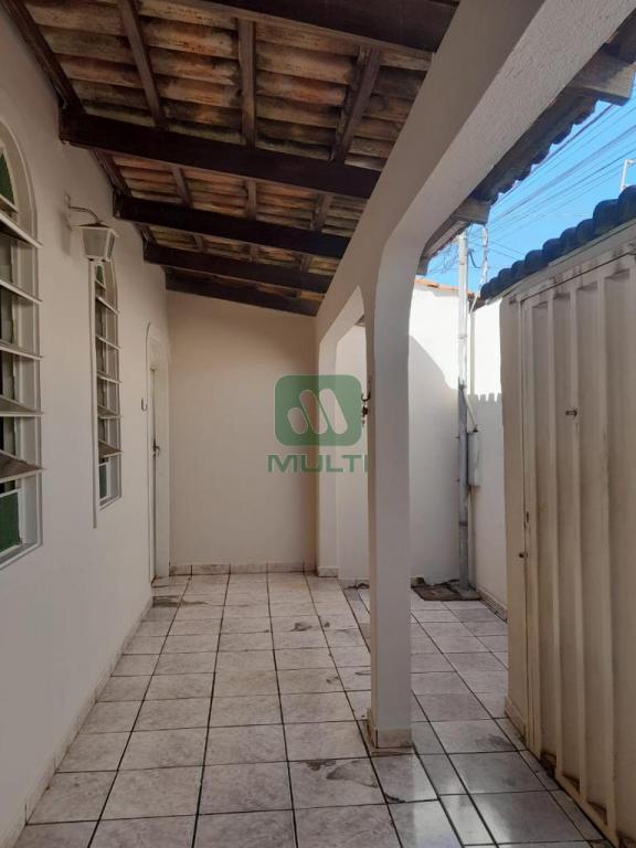 Casa à venda com 3 quartos, 180m² - Foto 17