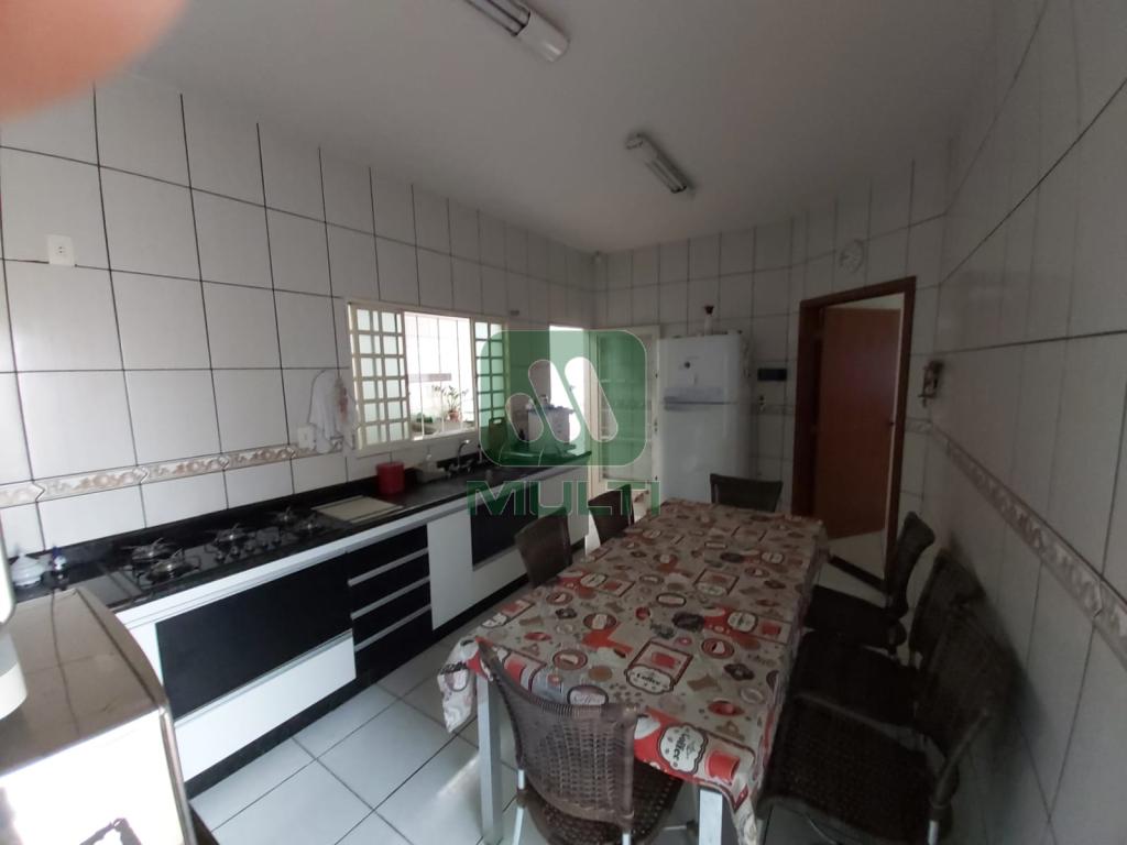 Casa à venda com 3 quartos, 130m² - Foto 18