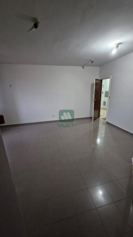 Apartamento à venda com 2 quartos, 60m² - Foto 3