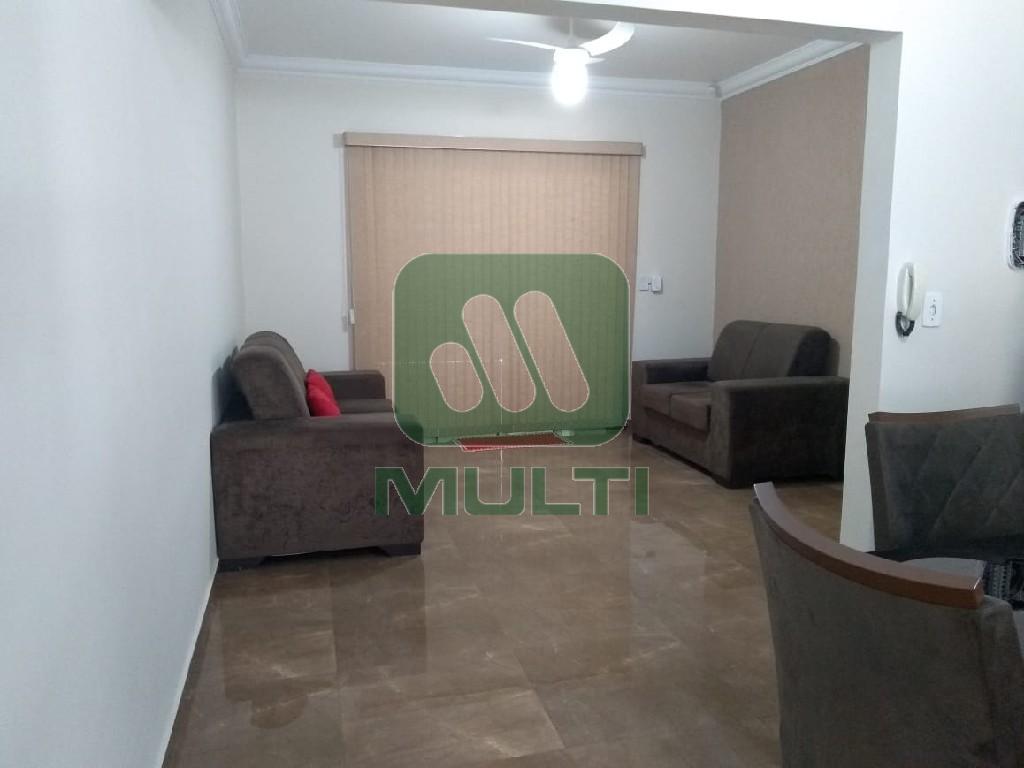 Casa à venda com 3 quartos, 160m² - Foto 1